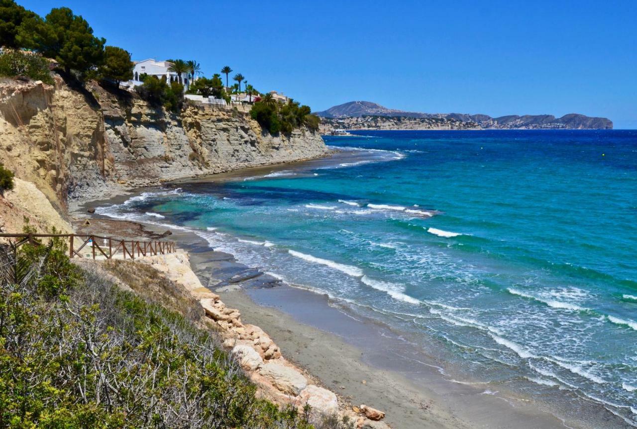 Calalga Сasa Frente A La Playa Con Piscina Privada Villa กัลเป ภายนอก รูปภาพ