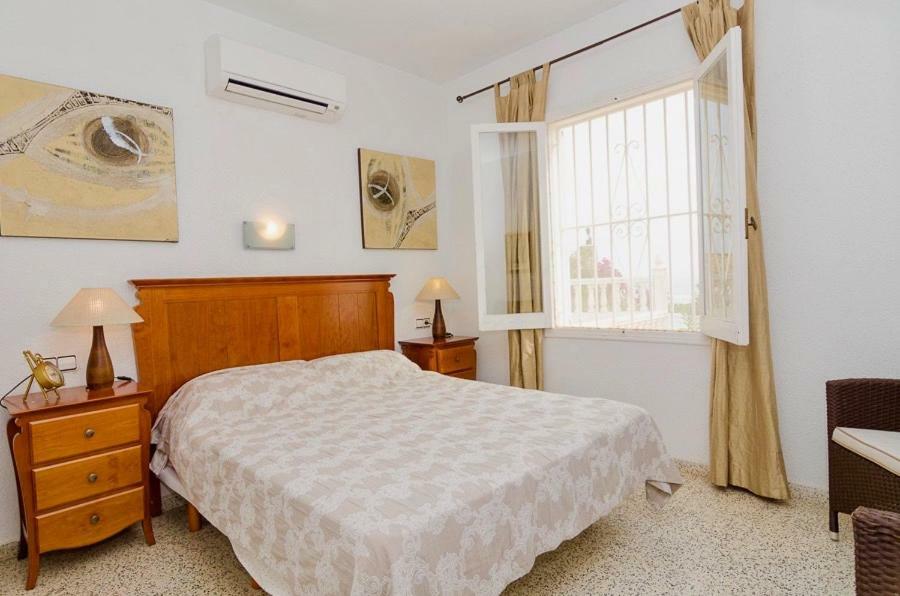 Calalga Сasa Frente A La Playa Con Piscina Privada Villa กัลเป ภายนอก รูปภาพ