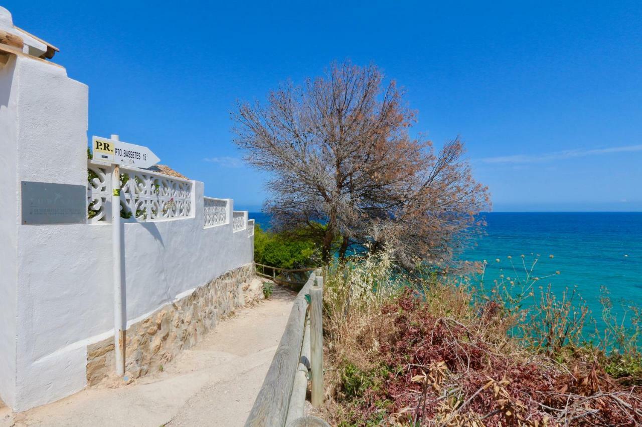 Calalga Сasa Frente A La Playa Con Piscina Privada Villa กัลเป ภายนอก รูปภาพ