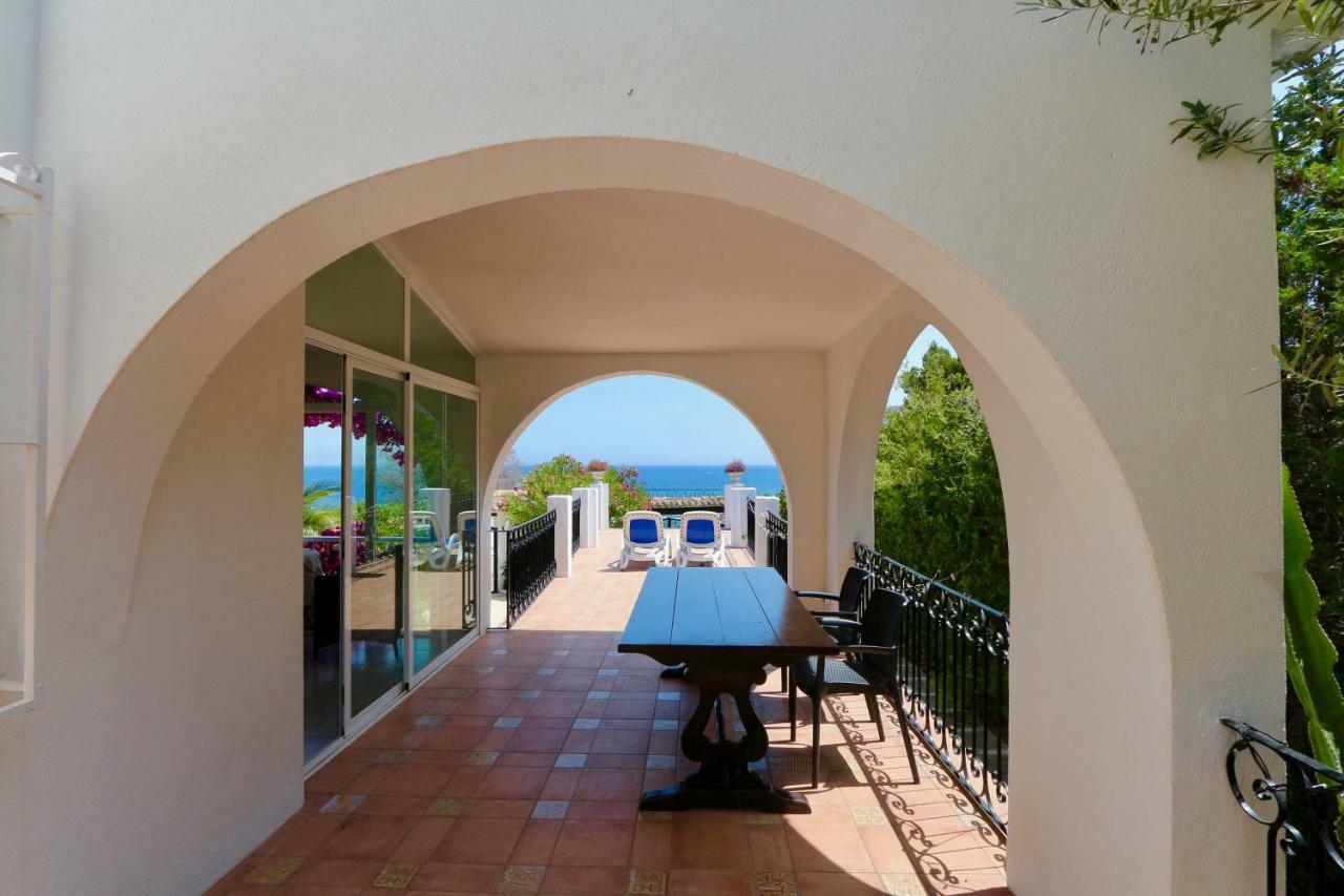 Calalga Сasa Frente A La Playa Con Piscina Privada Villa กัลเป ภายนอก รูปภาพ
