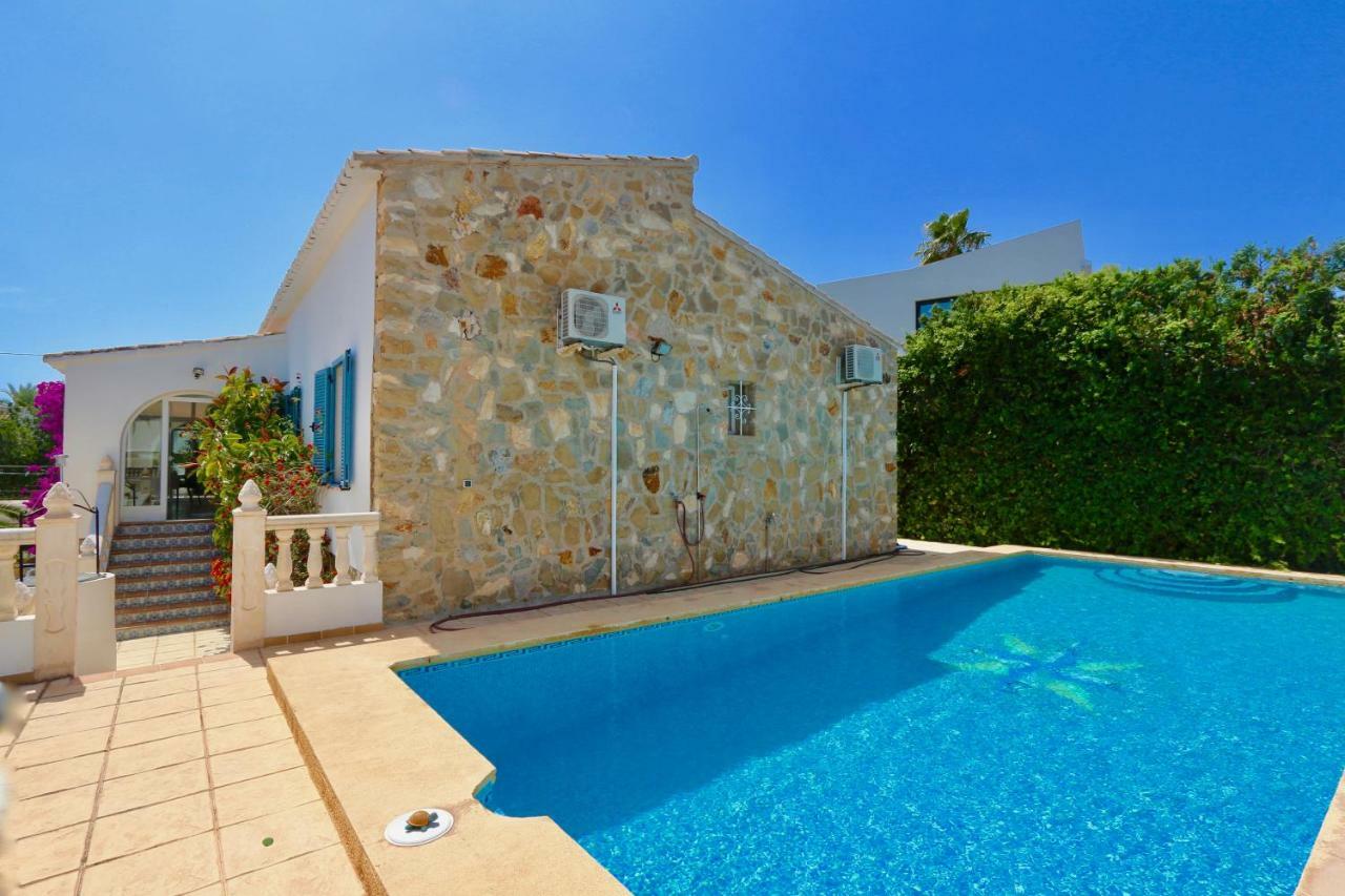 Calalga Сasa Frente A La Playa Con Piscina Privada Villa กัลเป ภายนอก รูปภาพ